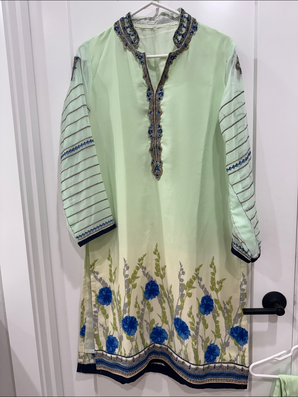 3 piece Light Green Floral Embroidered Salwar Kameez with pant and Dupatta - Picture 5 of 16